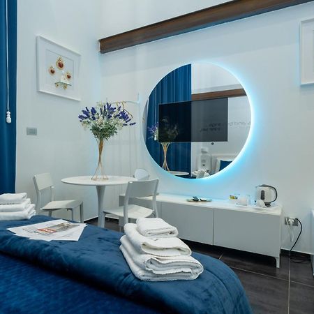 Skyhouse Chiaia Bed and Breakfast Napels Buitenkant foto