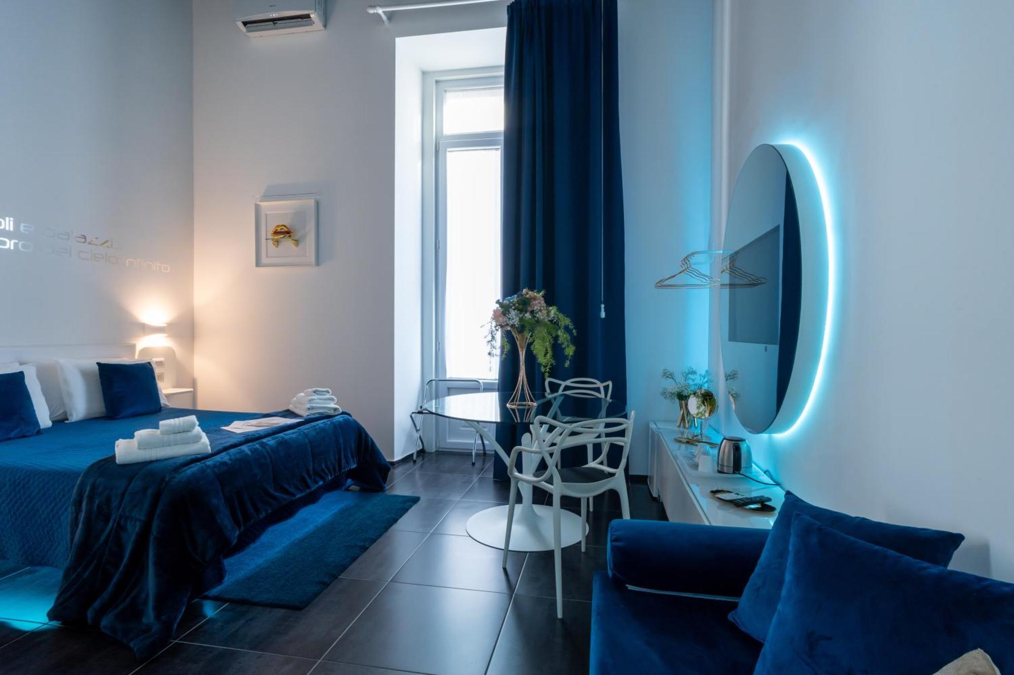 Skyhouse Chiaia Bed and Breakfast Napels Buitenkant foto