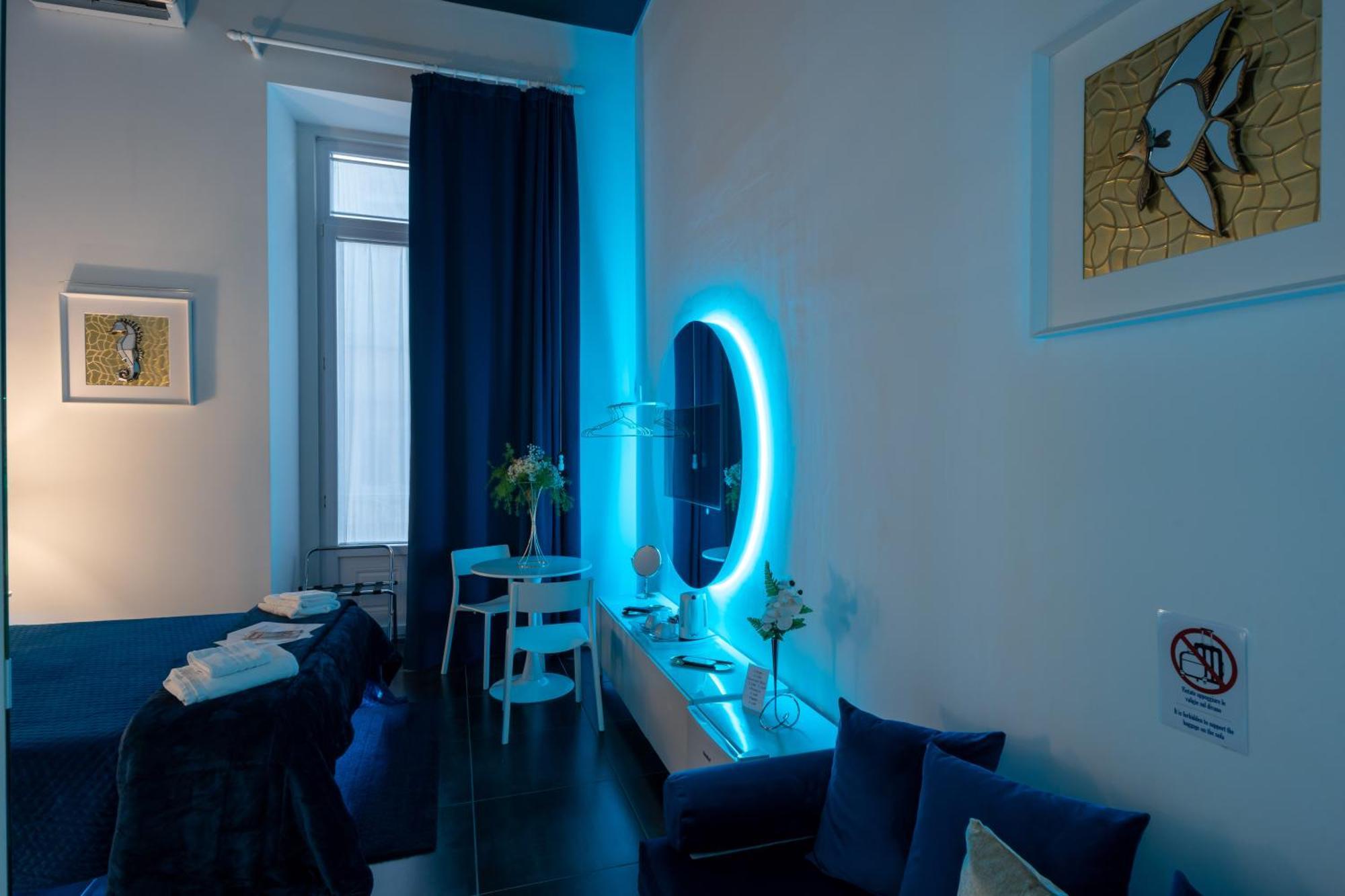 Skyhouse Chiaia Bed and Breakfast Napels Buitenkant foto