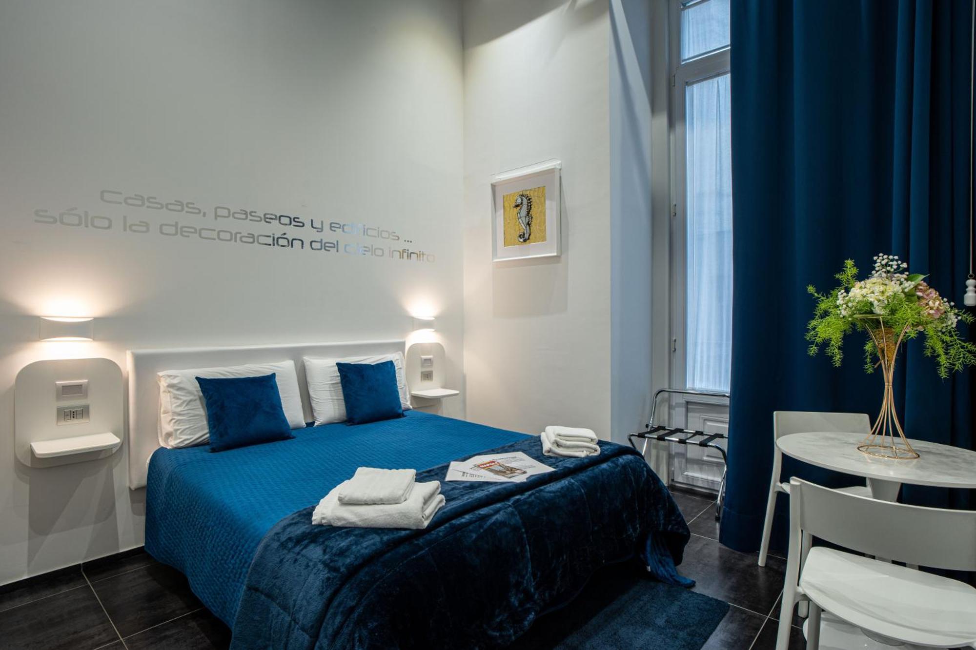 Skyhouse Chiaia Bed and Breakfast Napels Buitenkant foto