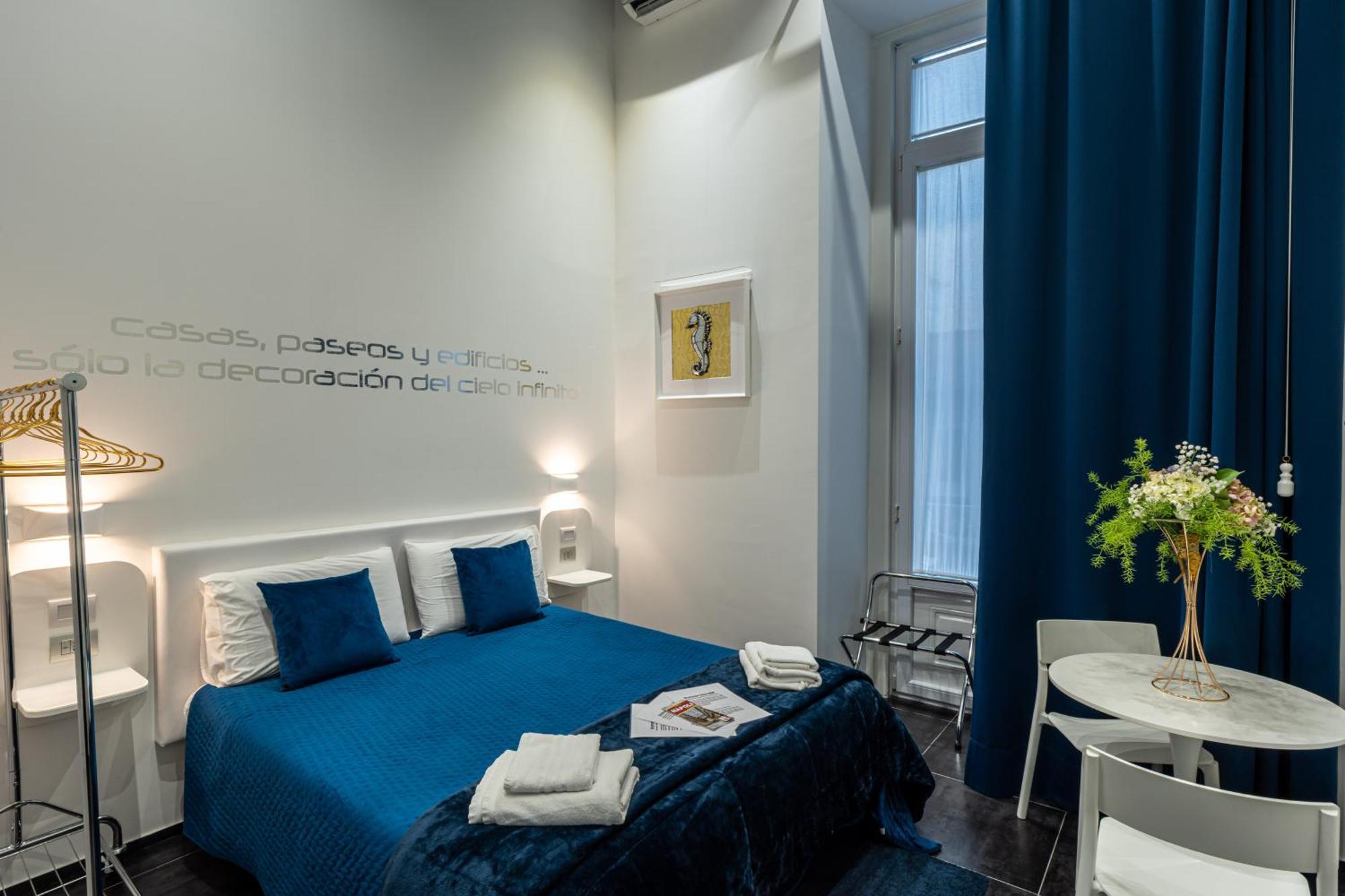 Skyhouse Chiaia Bed and Breakfast Napels Buitenkant foto