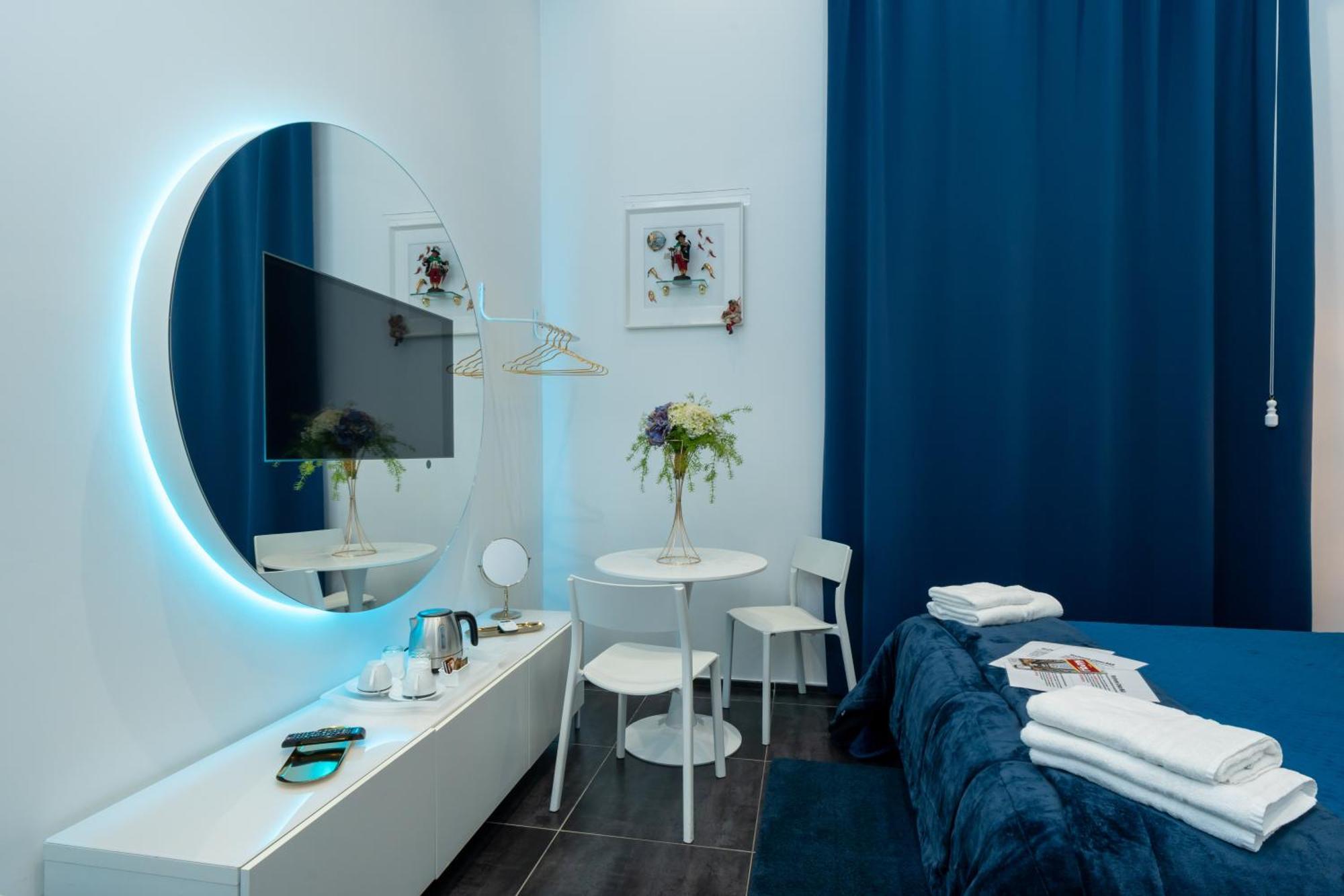 Skyhouse Chiaia Bed and Breakfast Napels Buitenkant foto
