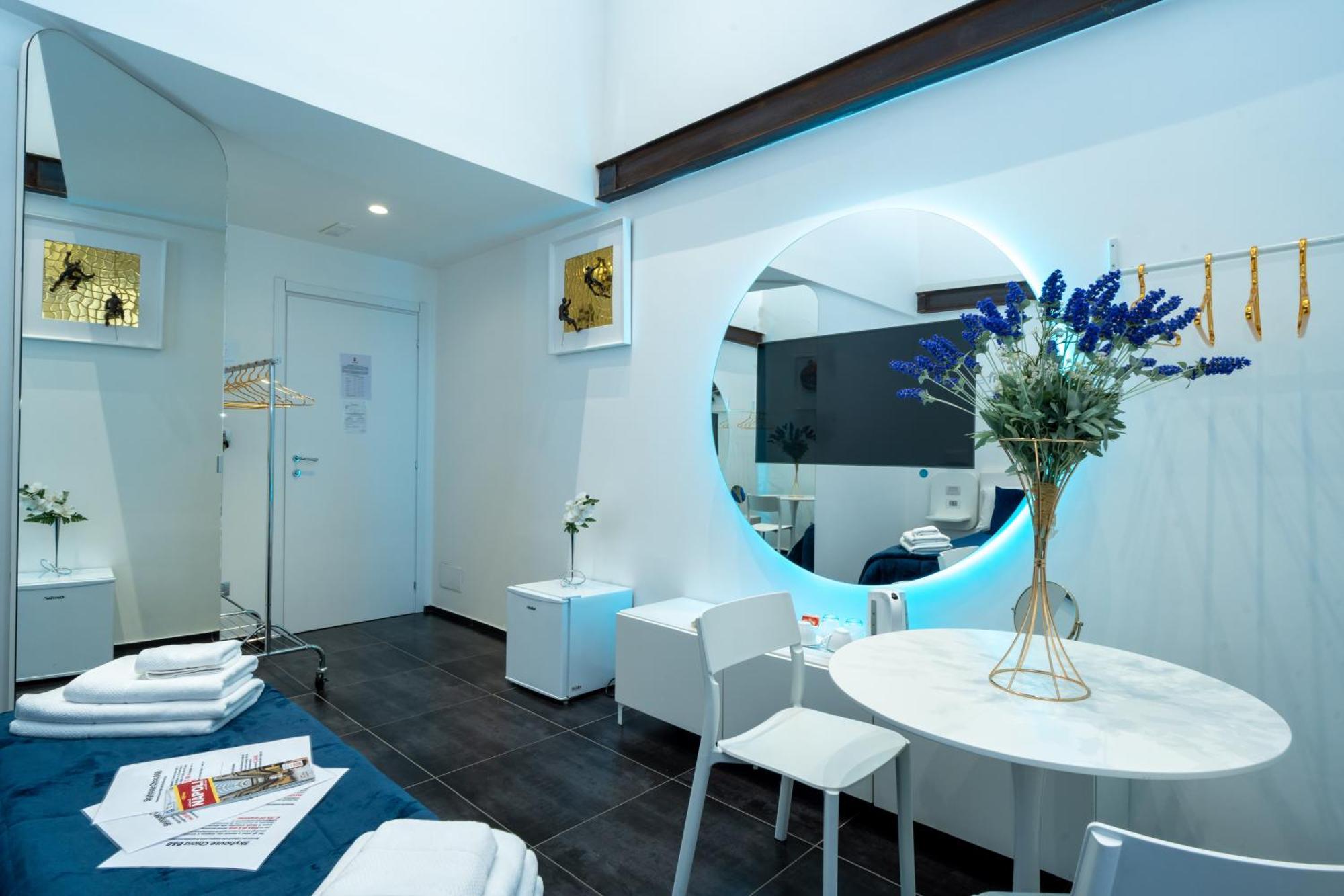 Skyhouse Chiaia Bed and Breakfast Napels Buitenkant foto