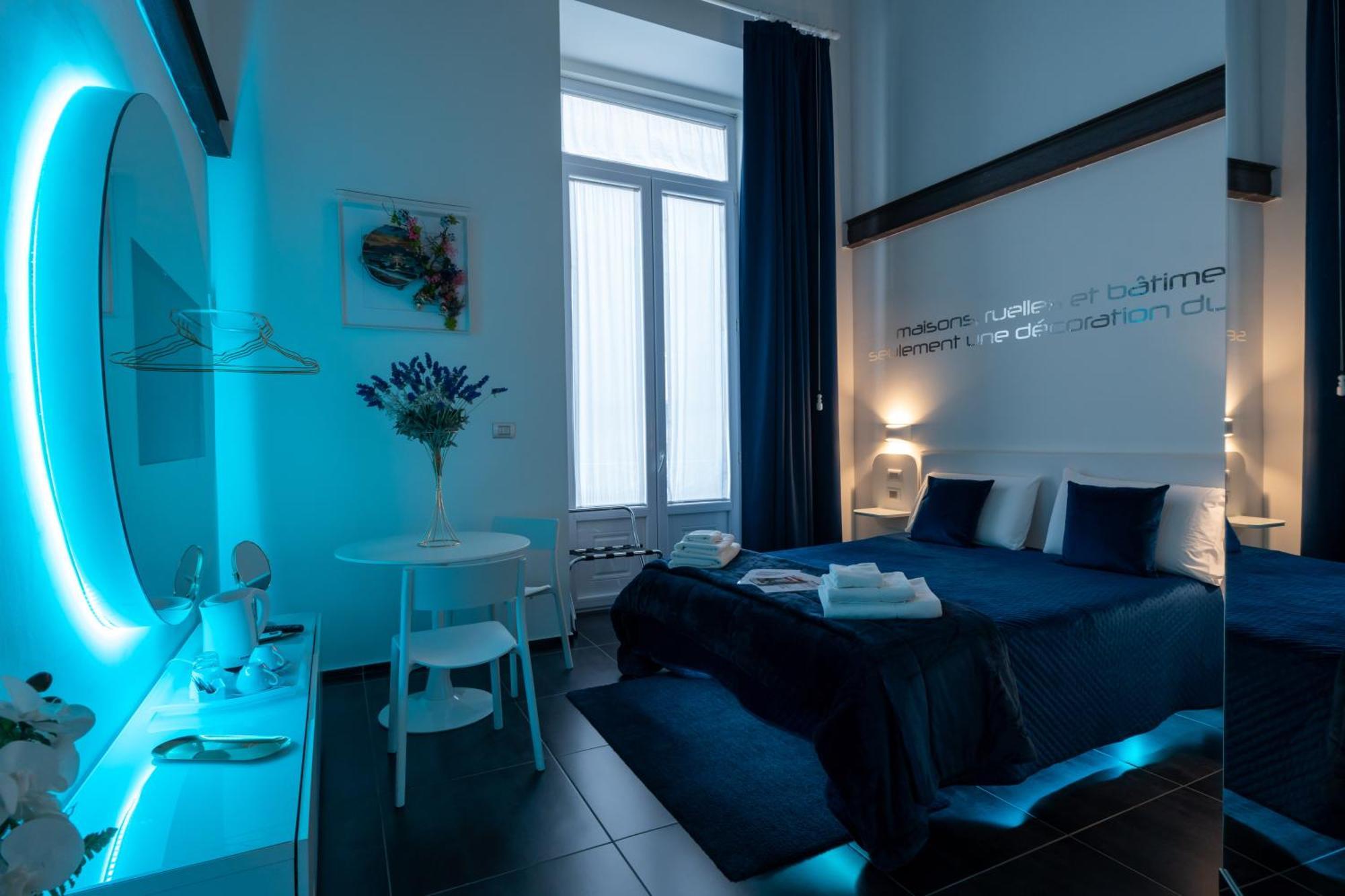 Skyhouse Chiaia Bed and Breakfast Napels Buitenkant foto