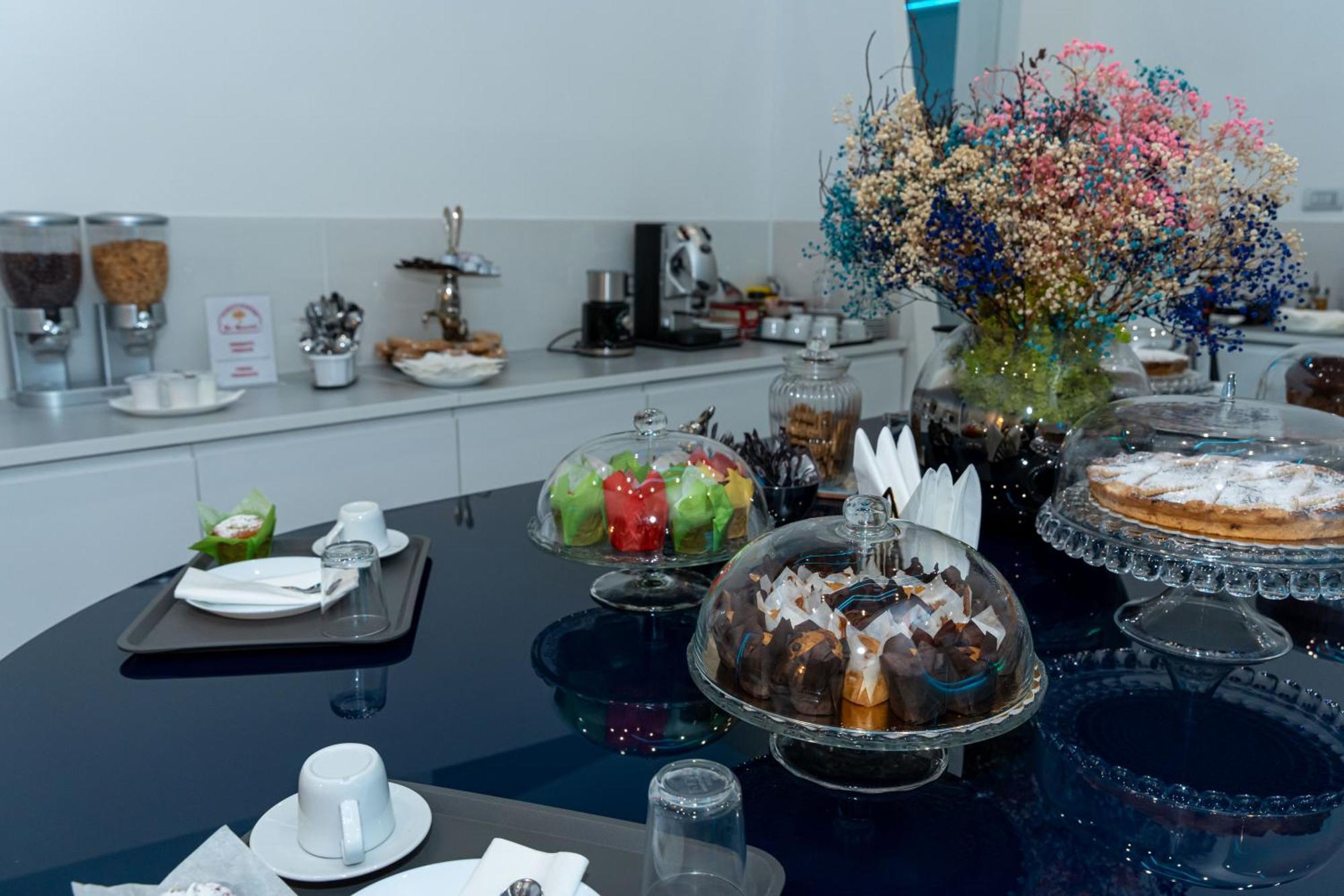 Skyhouse Chiaia Bed and Breakfast Napels Buitenkant foto