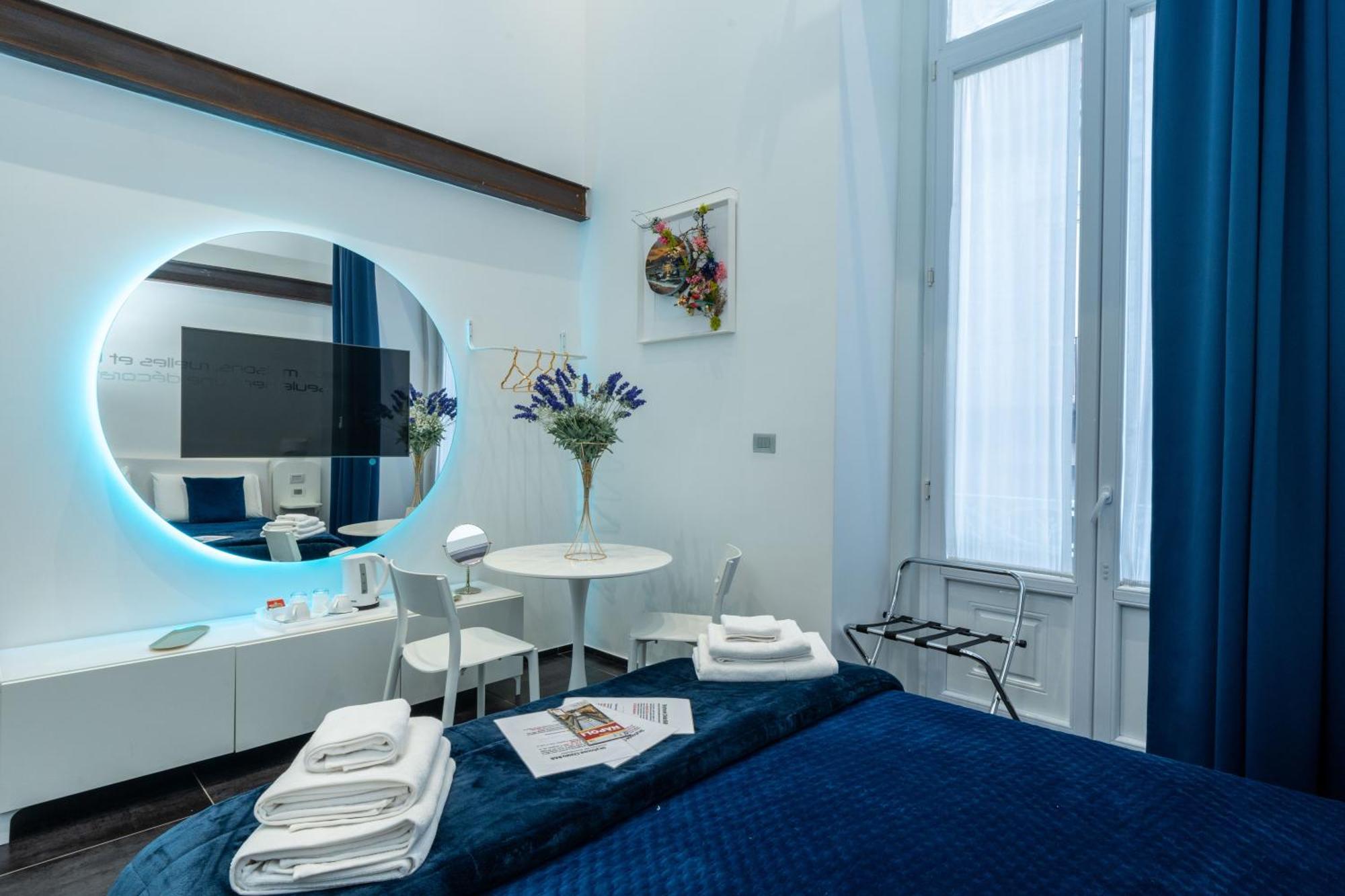 Skyhouse Chiaia Bed and Breakfast Napels Buitenkant foto